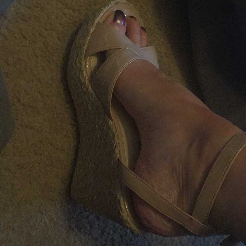 Cathy Jean  7.5 Nude wedge gently used